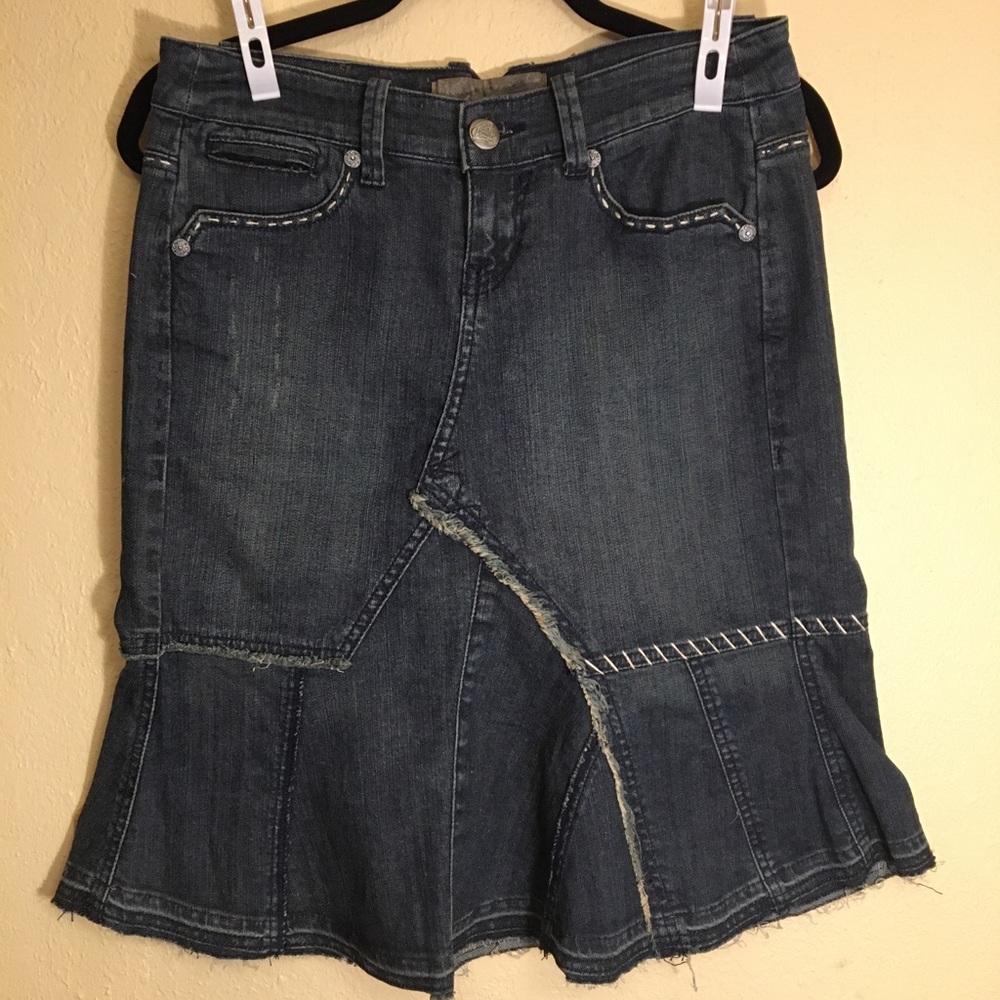 Candies Jean skirt raw edge stitching